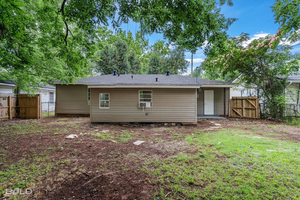 1809 Leslie Property Photo 11