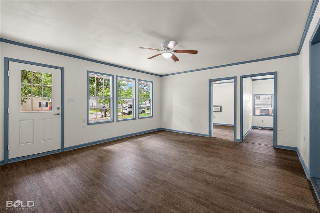 1809 Leslie Property Photo 15