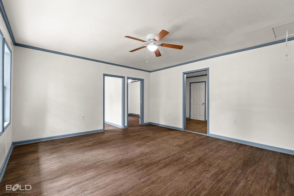 1809 Leslie Property Photo 17