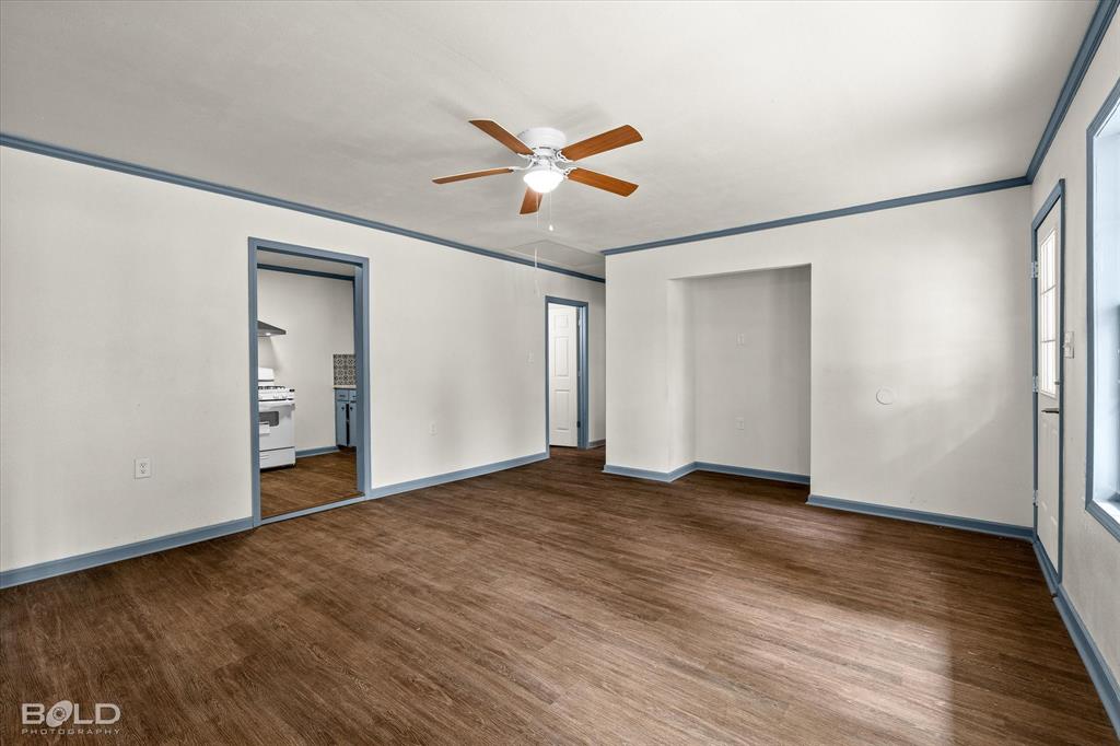 1809 Leslie Property Photo 18