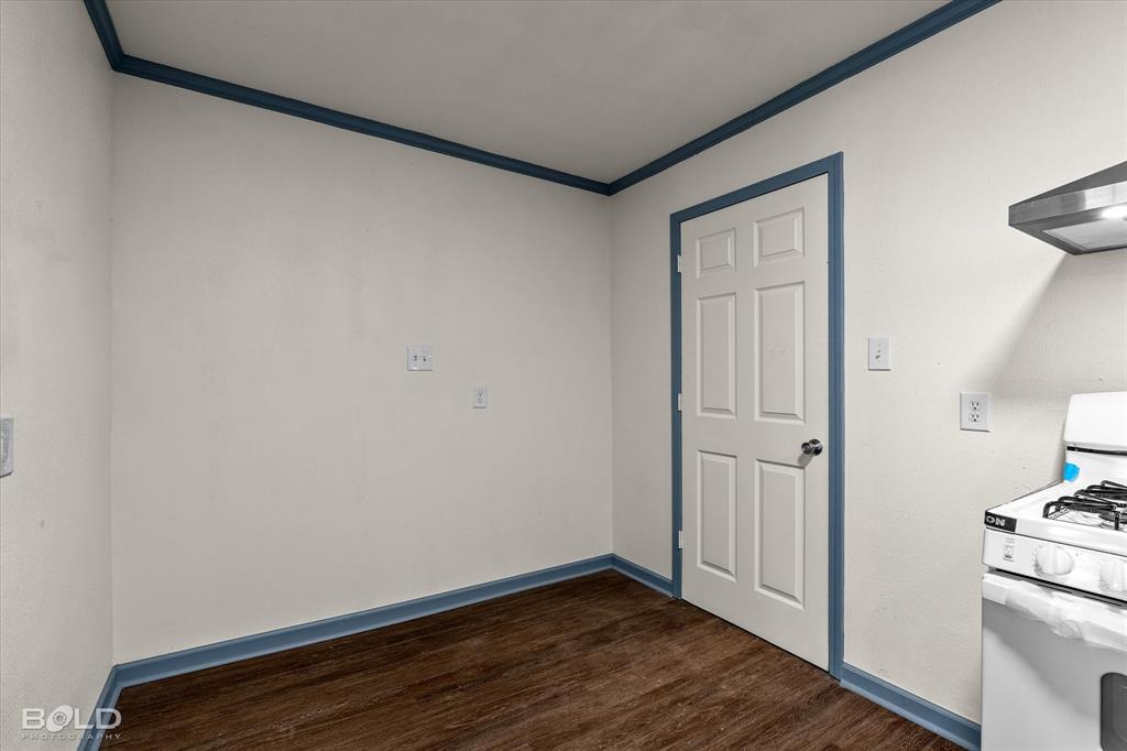1809 Leslie Property Photo 24