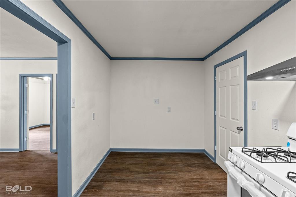 1809 Leslie Property Photo 25