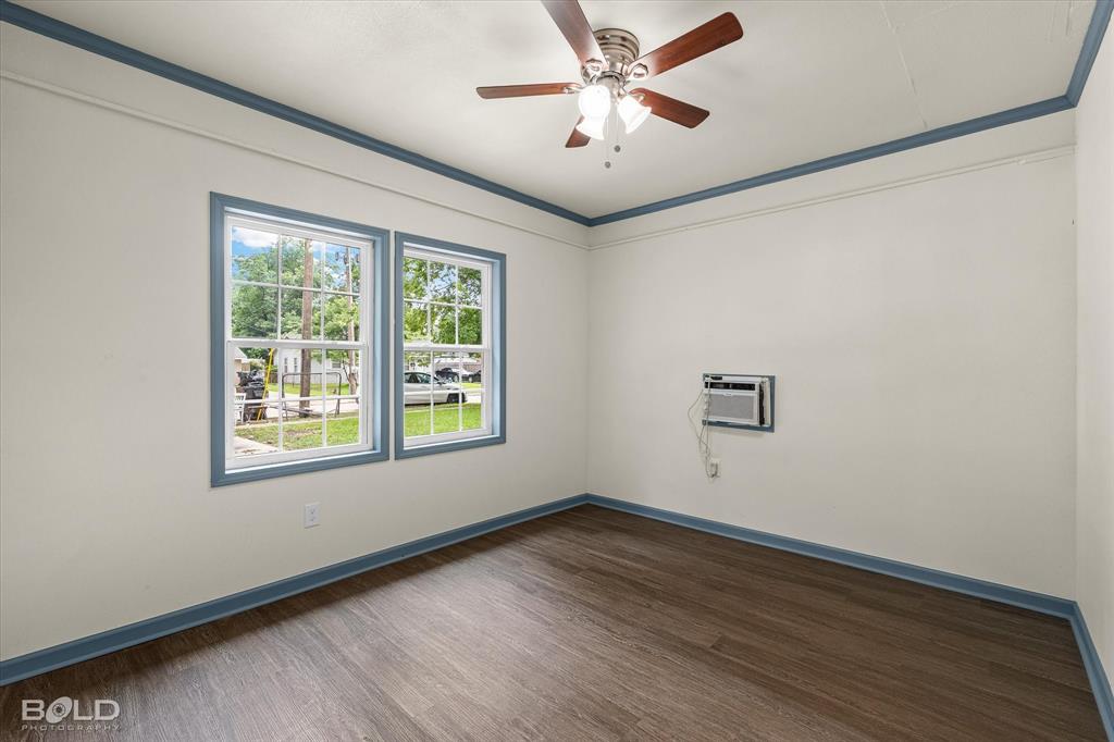 1809 Leslie Property Photo 32