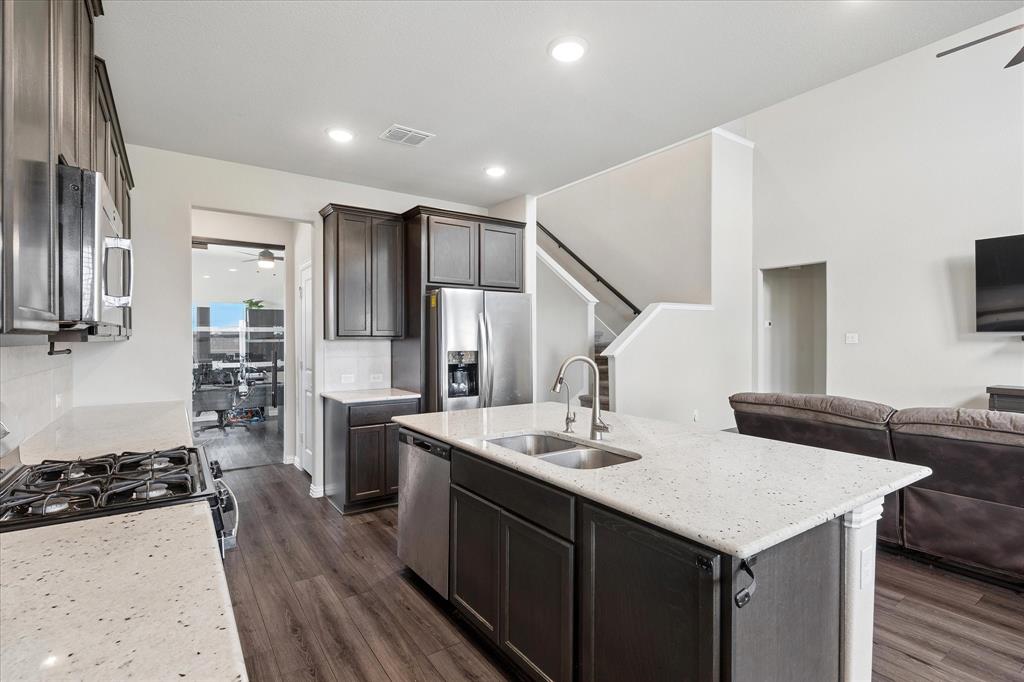 400 Acton Avenue Property Photo 12