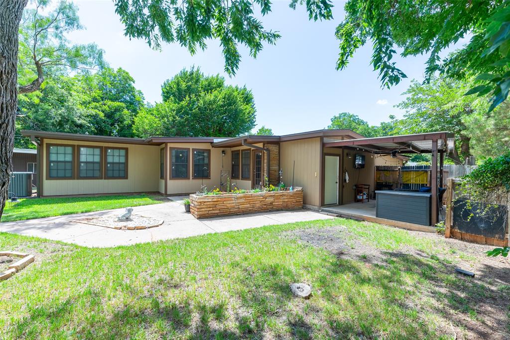 109 Circle Of Holly Property Photo 2