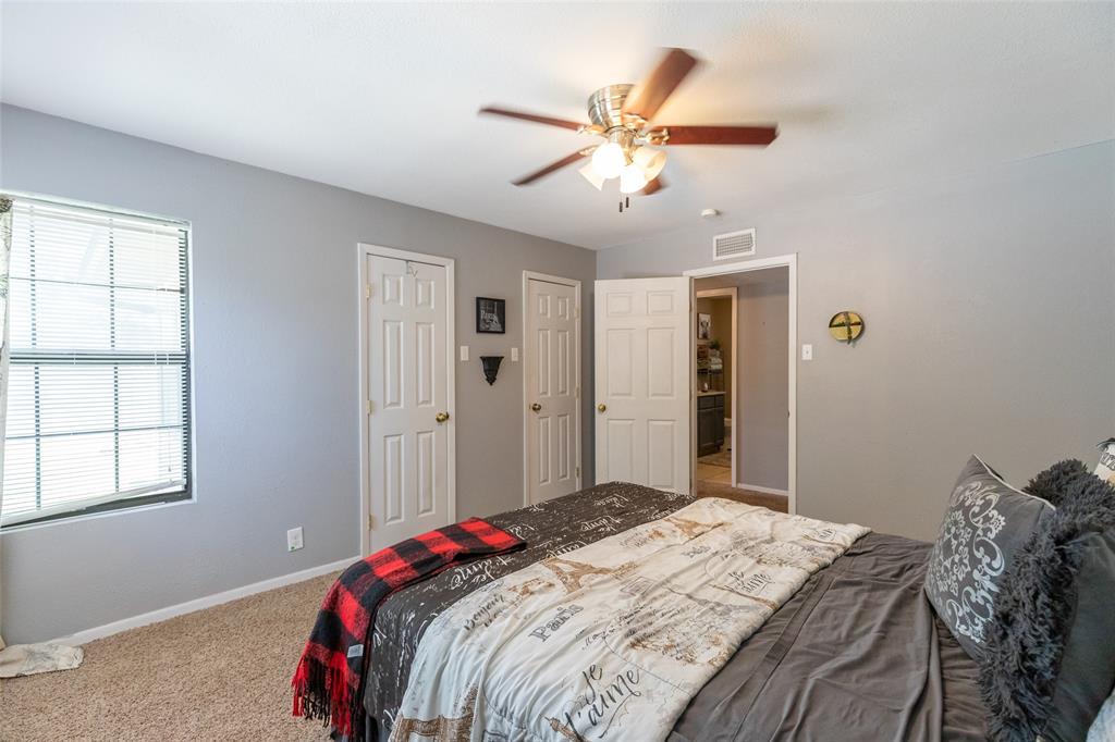 109 Circle Of Holly Property Photo 26