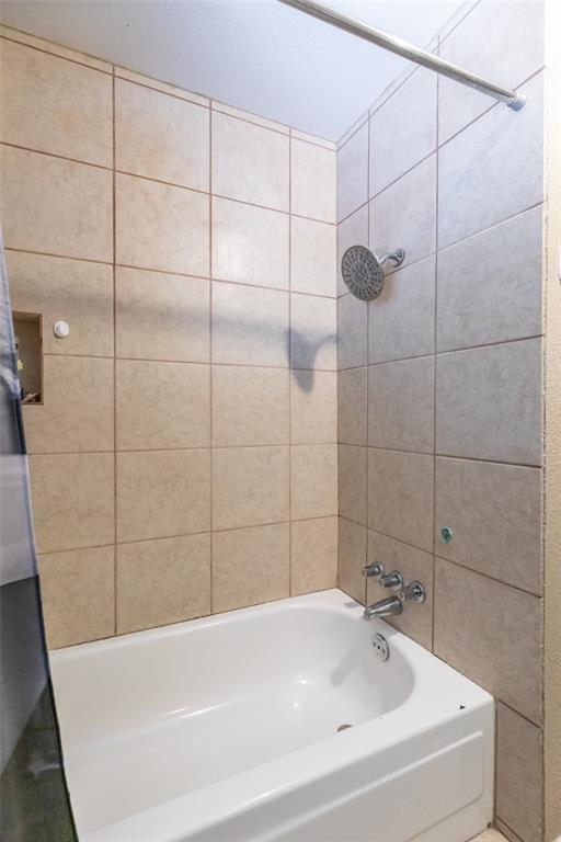 109 Circle Of Holly Property Photo 28