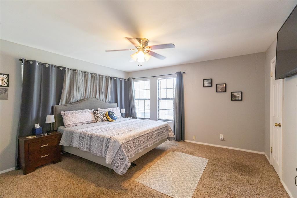 109 Circle Of Holly Property Photo 31