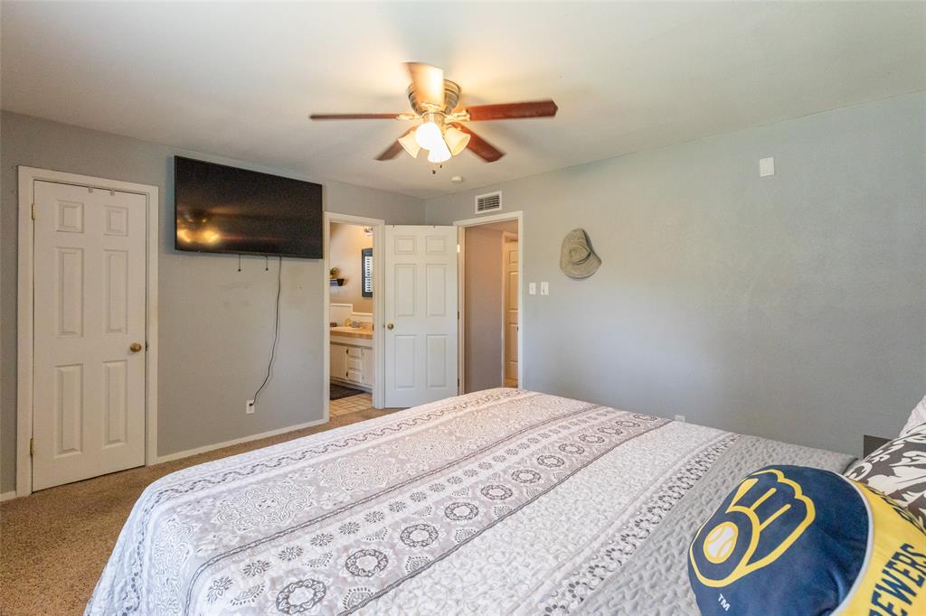 109 Circle Of Holly Property Photo 32