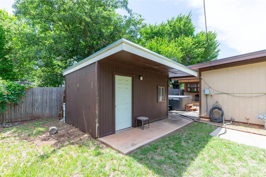 109 Circle Of Holly Property Photo 39