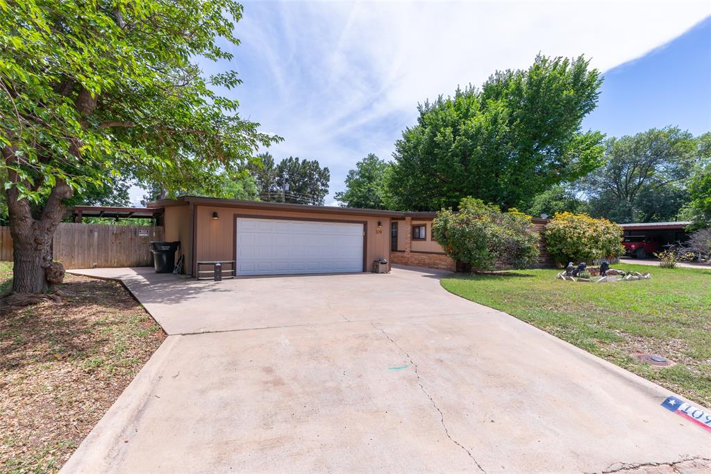 109 Circle Of Holly Property Photo 40