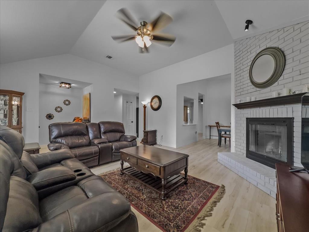 1315 Silver Maple Drive Property Photo 5