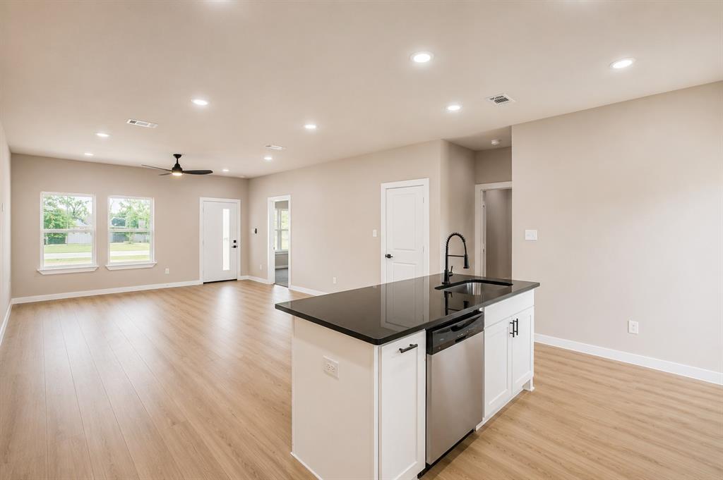 120 Brookview Drive Property Photo 7