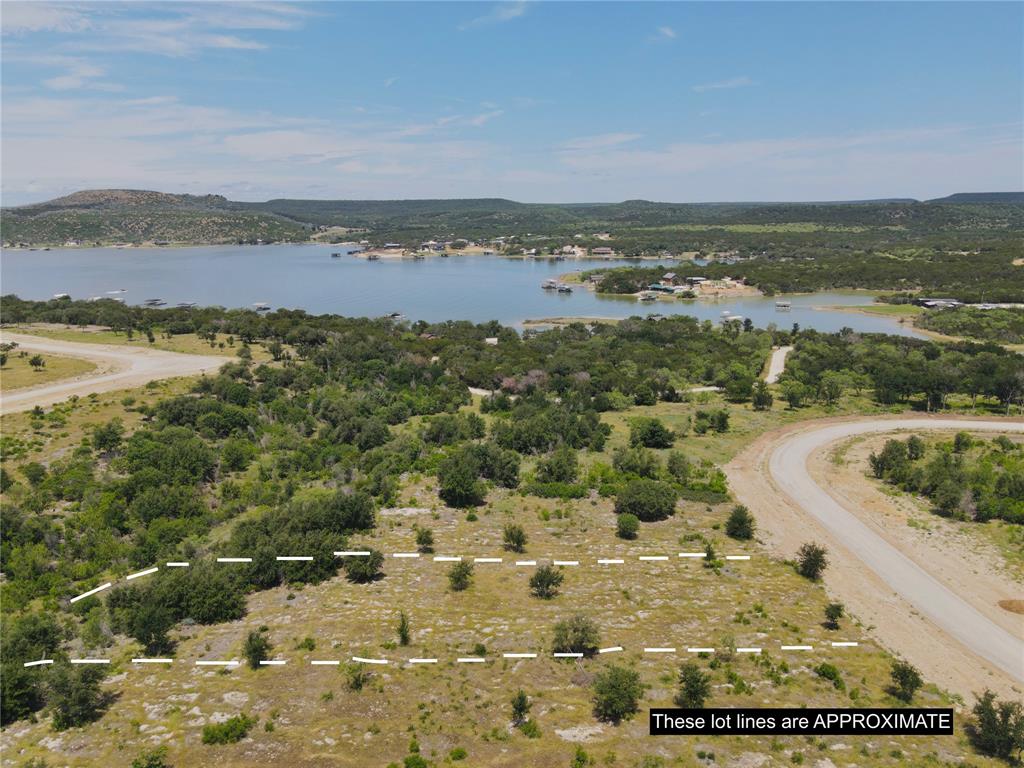 1079 Clearwater Point Property Photo 2