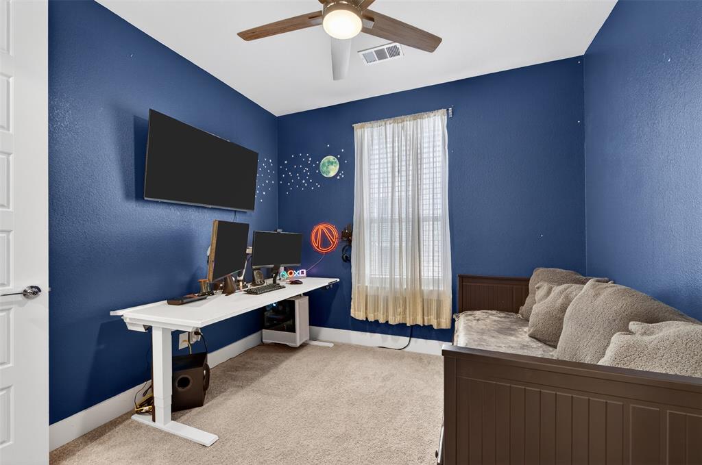 1826 Eagle Landing Property Photo 32