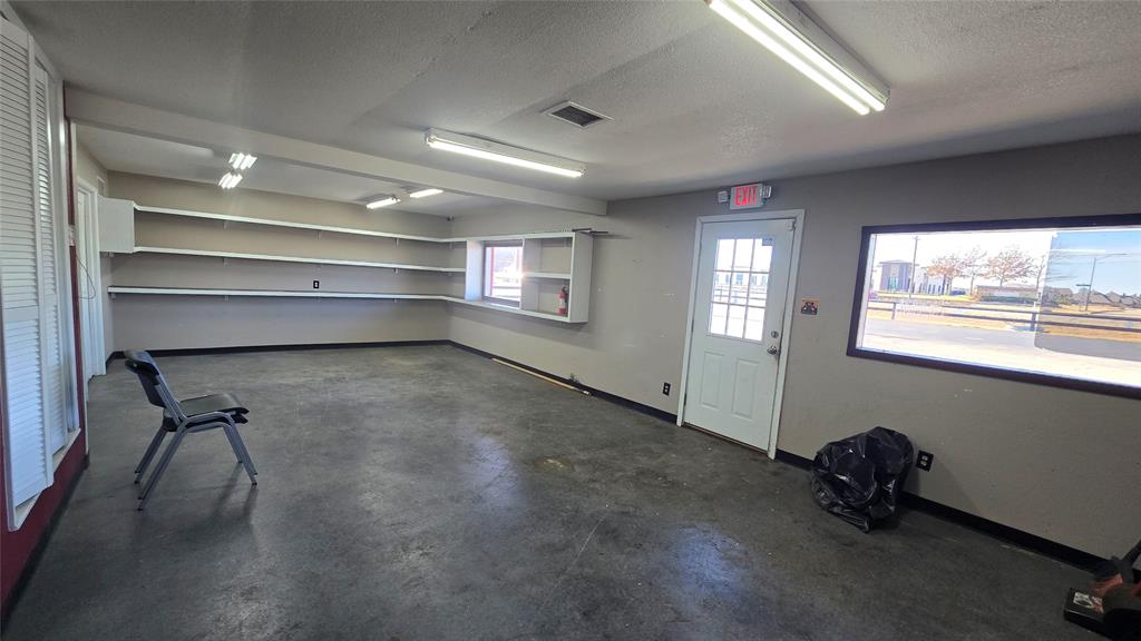 2817 Wilshire Boulevard Property Photo 8