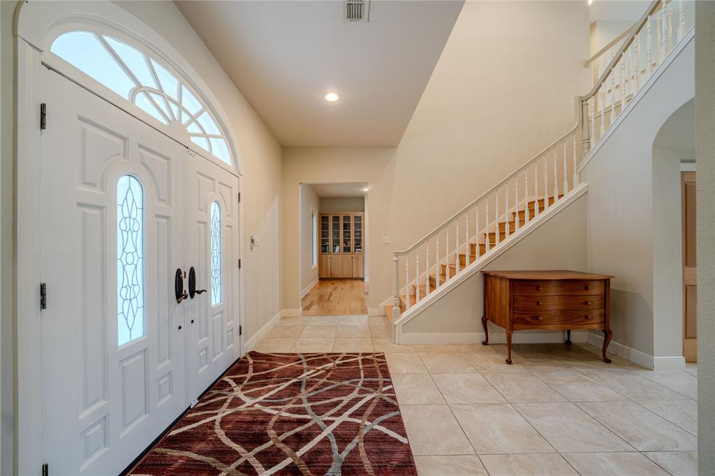 3 Lakeside Property Photo 2