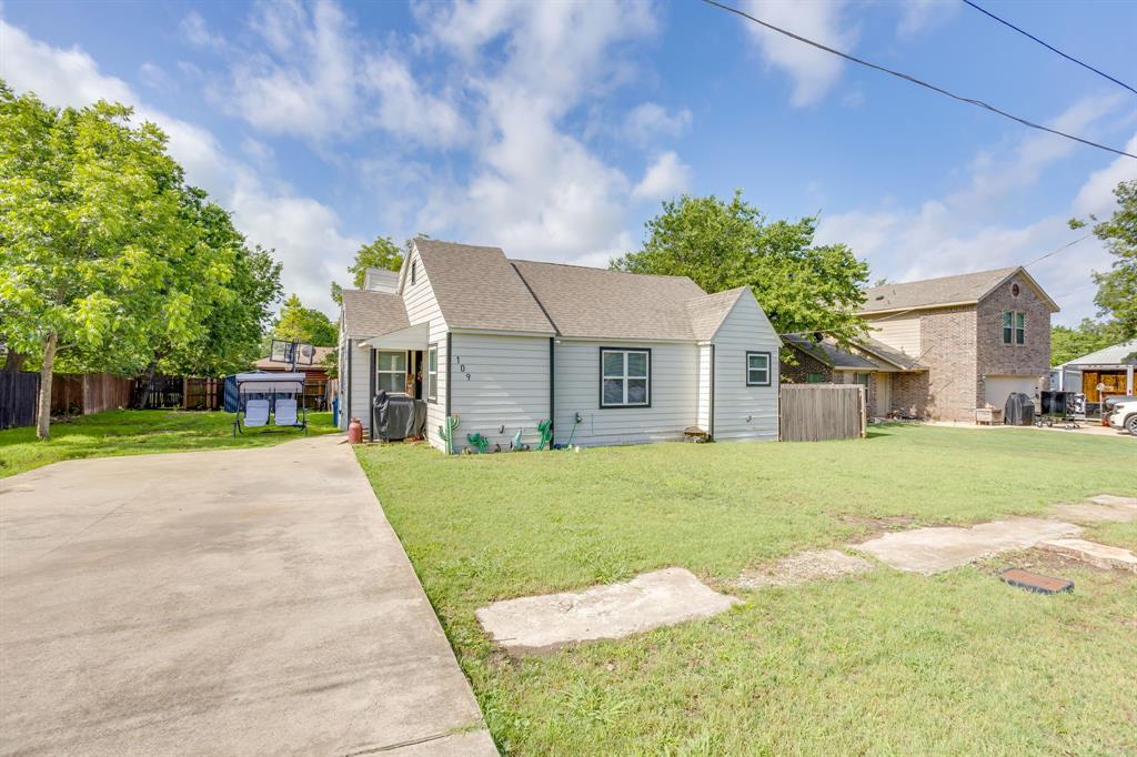 109 W Purdom Avenue Property Photo 2