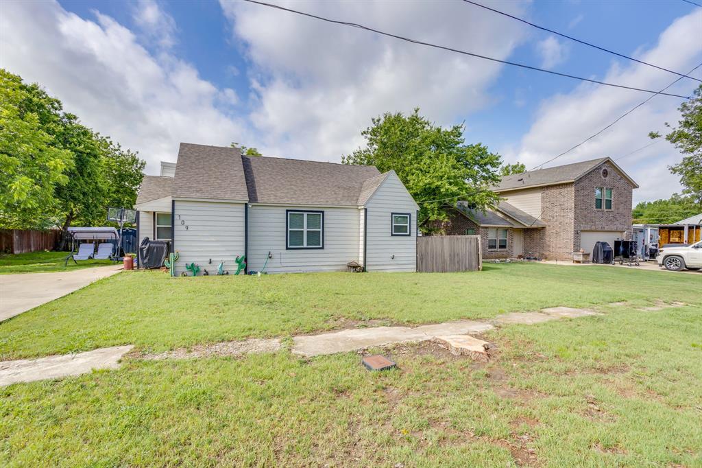 109 W Purdom Avenue Property Photo 4