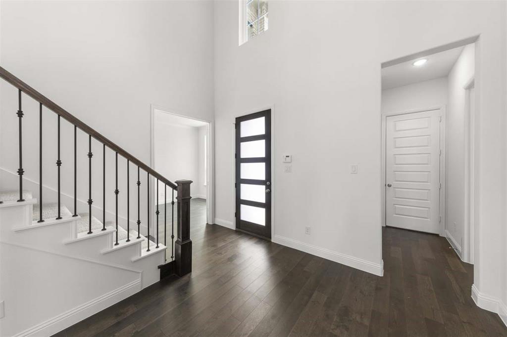 2021 Euclid Drive Property Photo 2