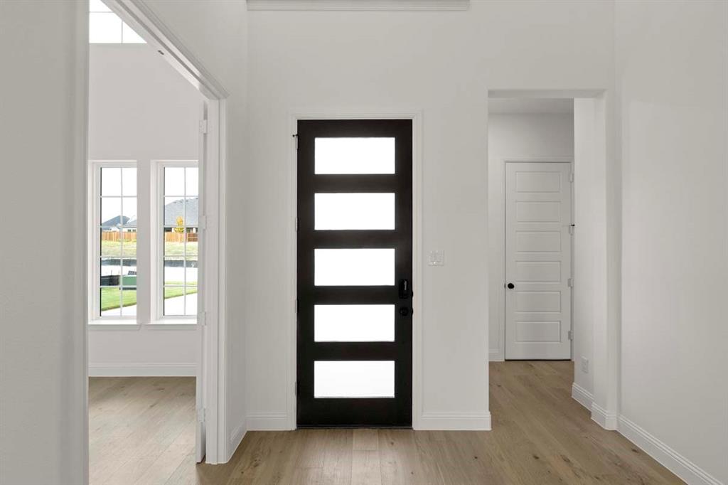 2021 Euclid Drive Property Photo 2
