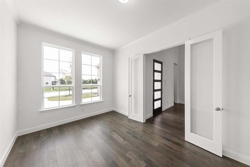 2021 Euclid Drive Property Photo 3