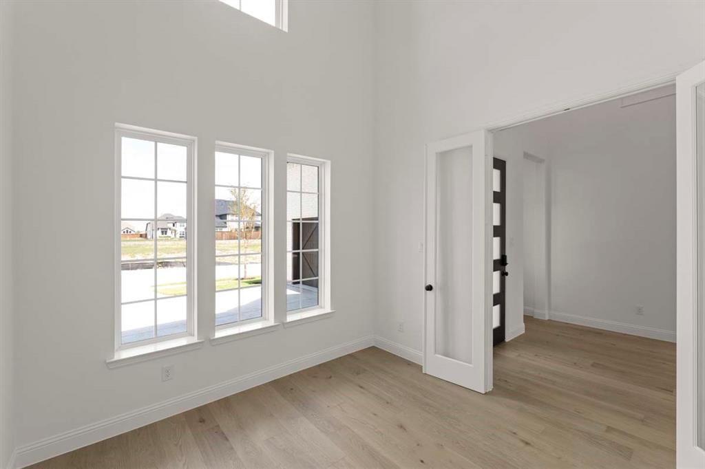2021 Euclid Drive Property Photo 3