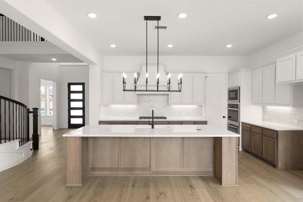 2021 Euclid Drive Property Photo 4