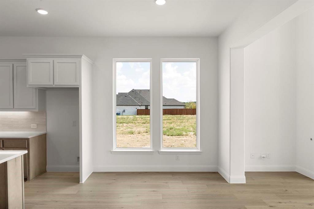 2021 Euclid Drive Property Photo 6