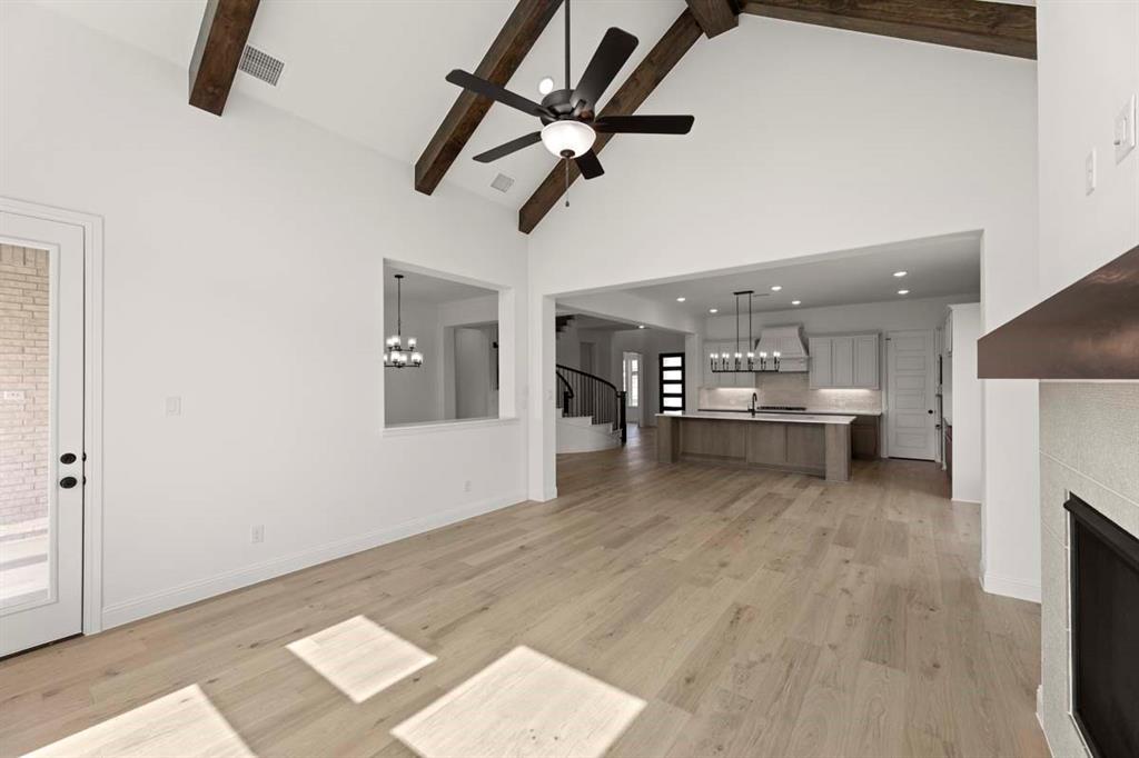 2021 Euclid Drive Property Photo 7