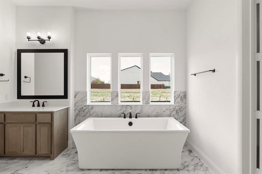 2021 Euclid Drive Property Photo 11