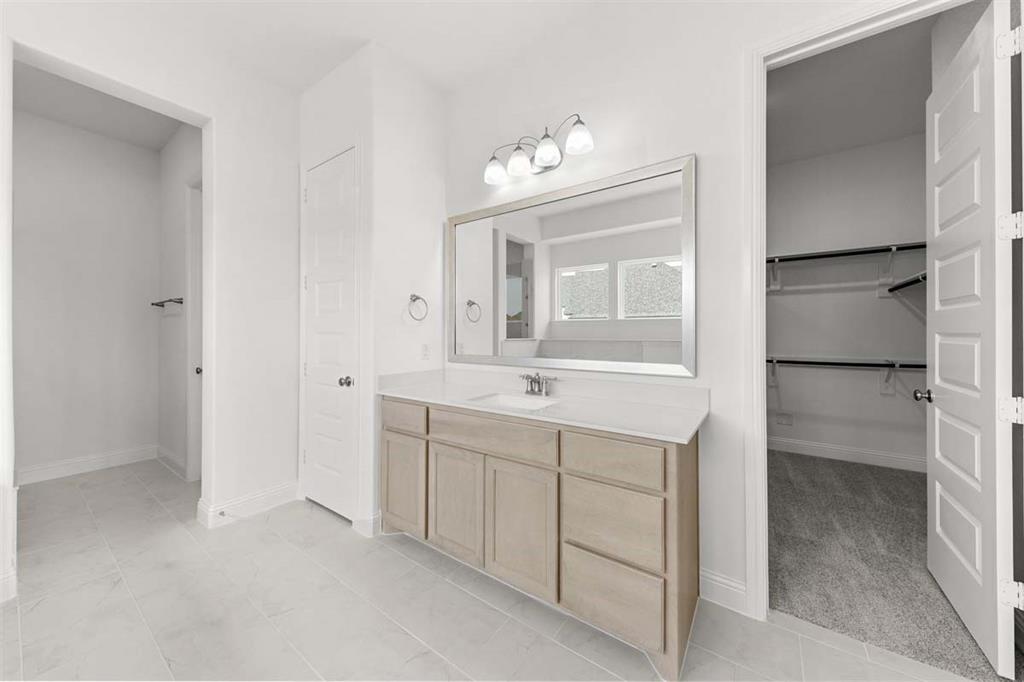 2021 Euclid Drive Property Photo 15