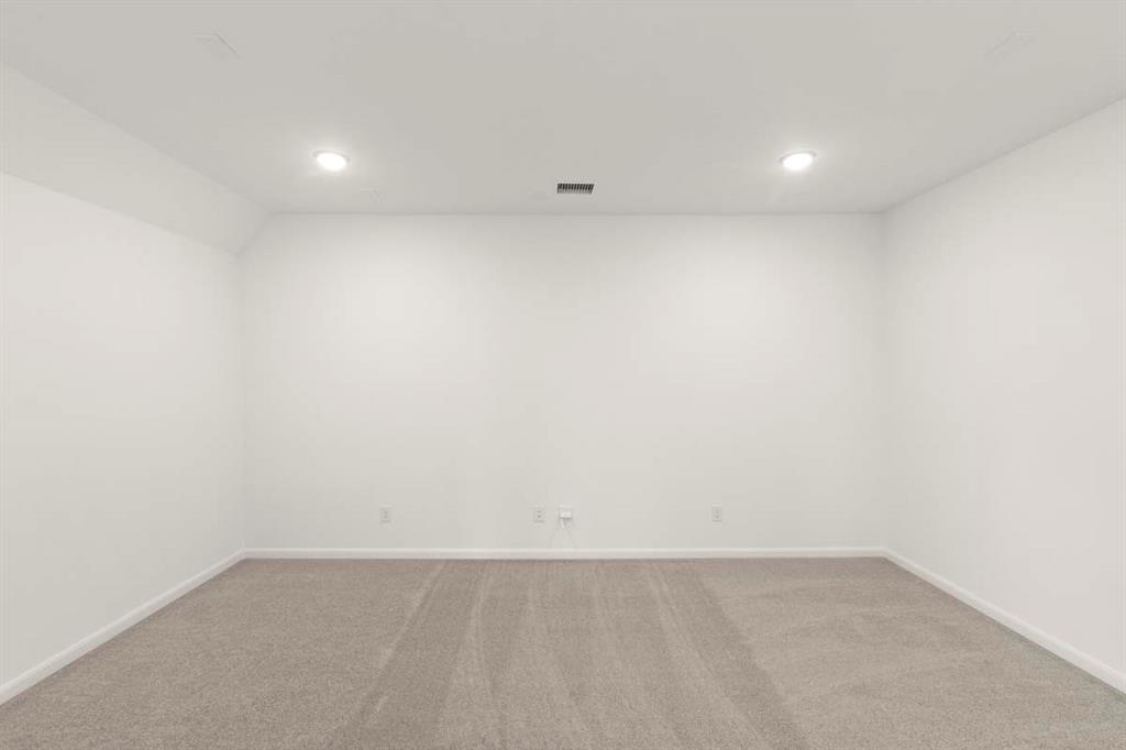 2021 Euclid Drive Property Photo 16