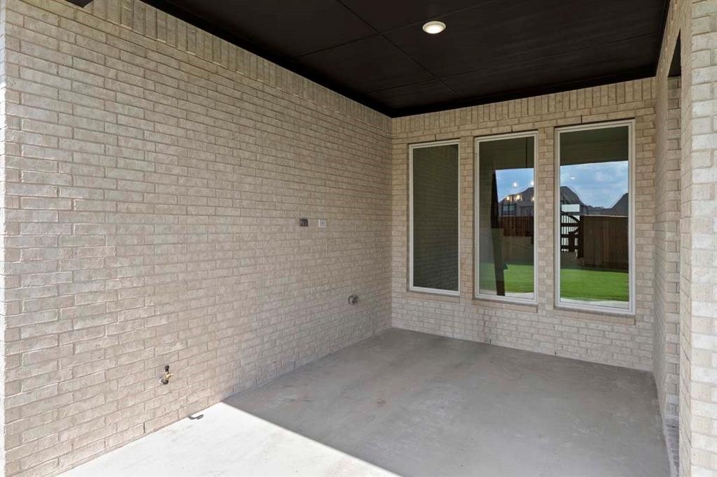 2021 Euclid Drive Property Photo 23
