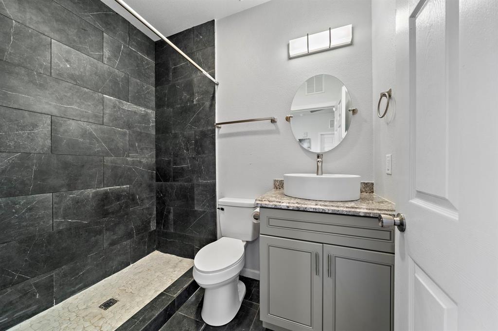 808 Sealy Street B Property Photo 20