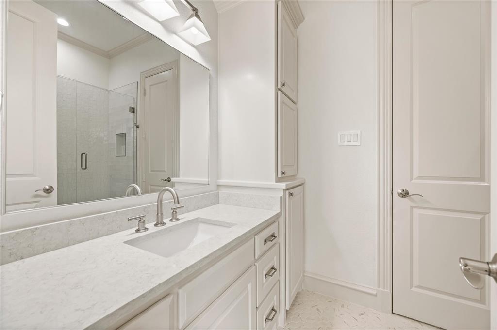 8600 Baltusrol Drive Property Photo 18