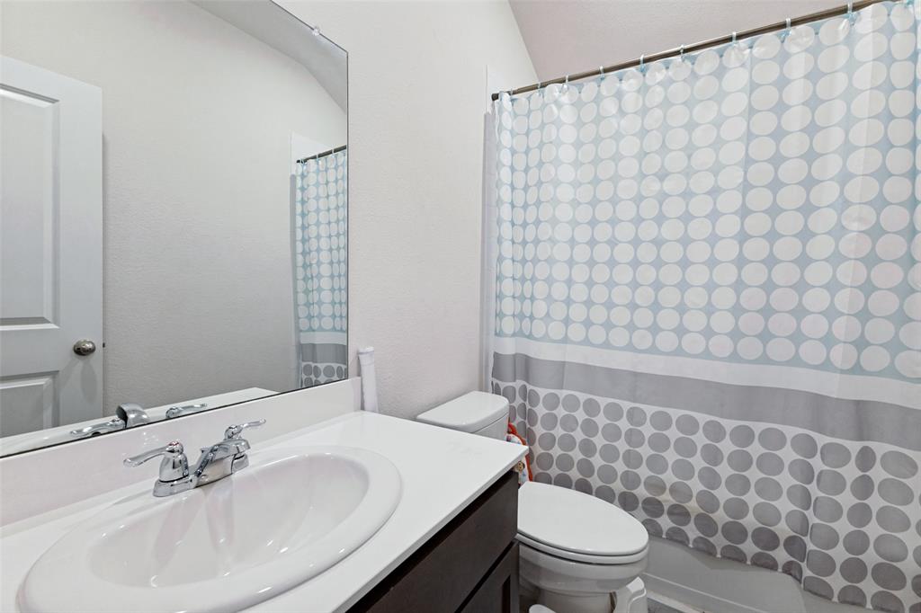 2425 Russell Street Property Photo 14
