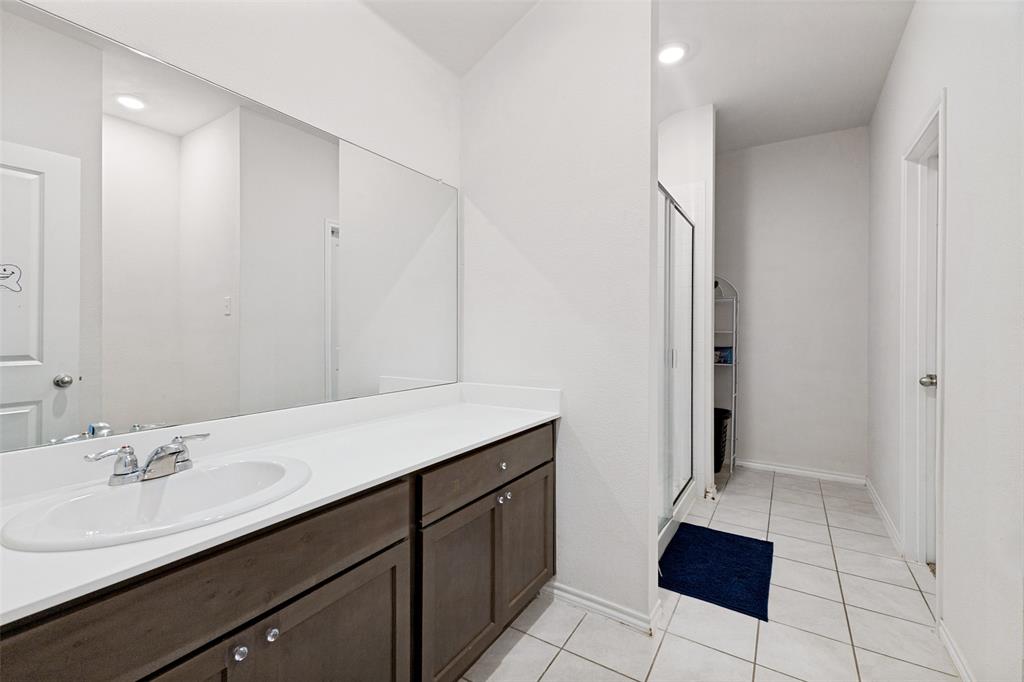 2425 Russell Street Property Photo 15