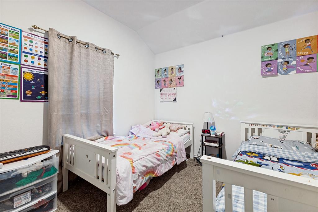 2425 Russell Street Property Photo 16