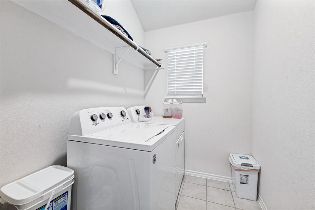 2425 Russell Street Property Photo 18