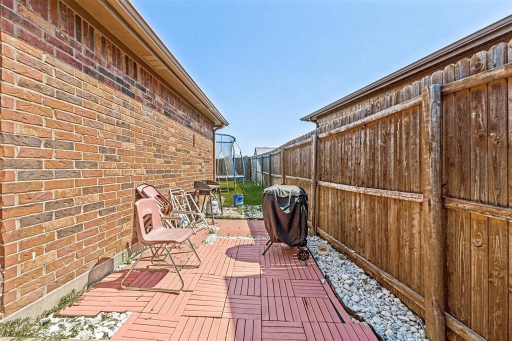 2425 Russell Street Property Photo 19