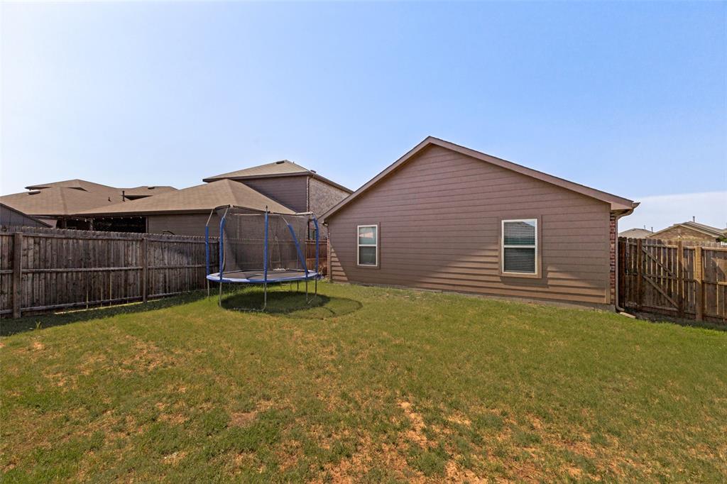 2425 Russell Street Property Photo 22