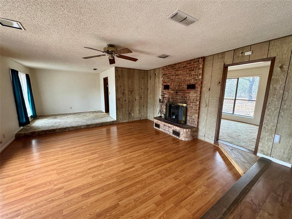 1304 W Wise Street Property Photo 5