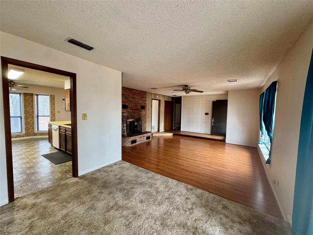 1304 W Wise Street Property Photo 6