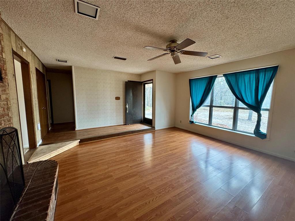 1304 W Wise Street Property Photo 7