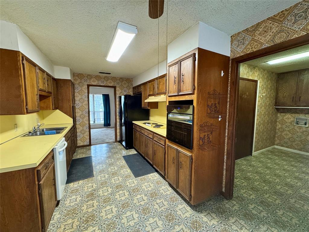 1304 W Wise Street Property Photo 12