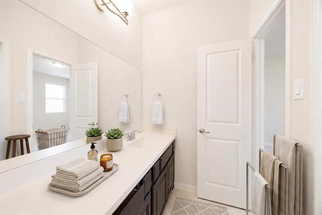 1571 Amesbury Way Property Photo 13