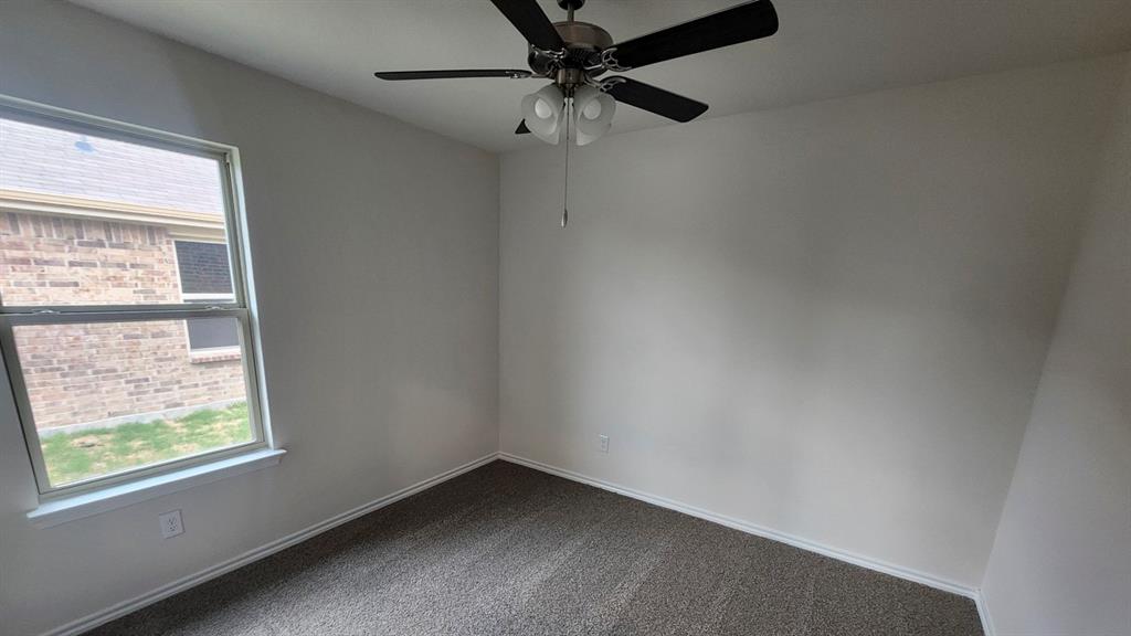 410 White Willow Drive Property Photo 11