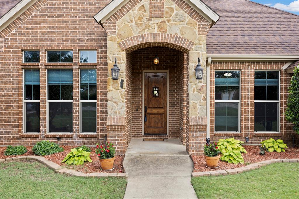8230 Glenwick Drive Property Photo 3