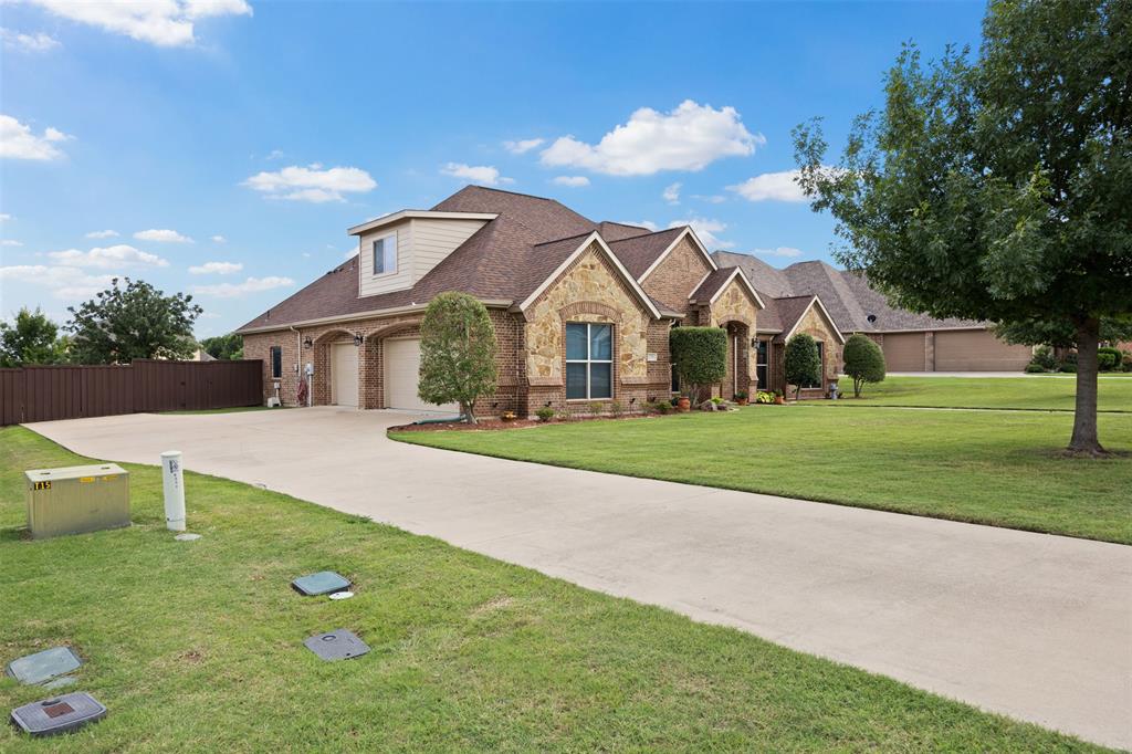 8230 Glenwick Drive Property Photo 4
